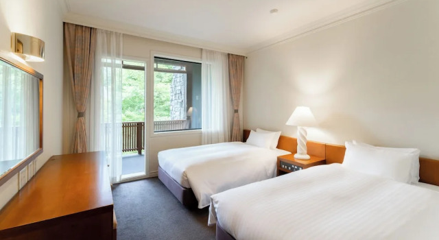 Четырёхместный Junior Suite East Wing Hotel Sierra Resort Hakuba