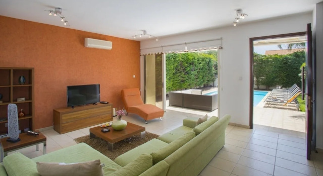 Soothing Sunset Villa, 200m to the Beach