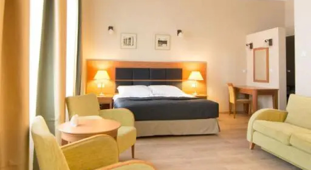 Люкс Deluxe Brass Suites