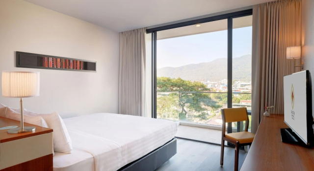 Номер Superior с балконом и с видом на горы Eastin Tan Hotel Chiang Mai