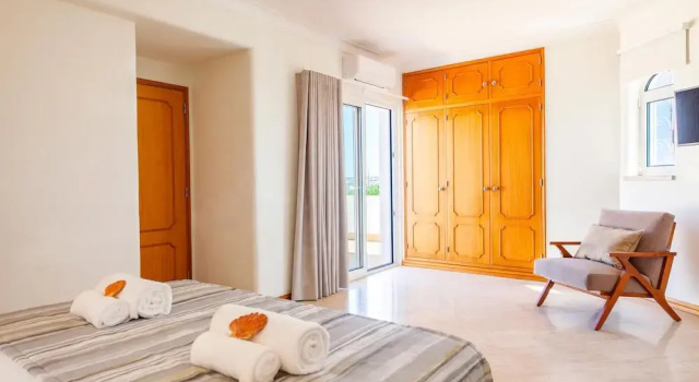Villa Serena by Algarve Vacation, Buchen Sie Villa Guia Barlavento