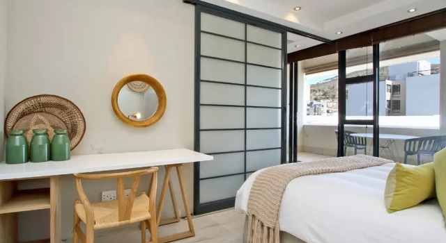 ITC Hospitality Group One Bedrooms The Decks Building, Забронировать Апартаменты/квартира Отели Кейптауна с парковкой, рядом с Замок Доброй Надежды, Парковка