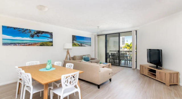 Апартаменты Standard The Village Holiday Apartments at Burleigh Heads