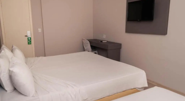 Трёхместный номер Standard Abba Hotel