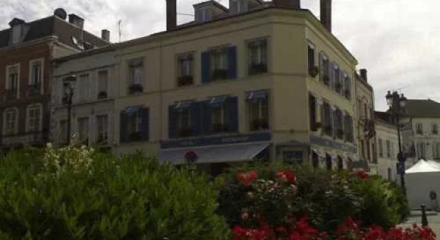 Hôtel De La Cloche