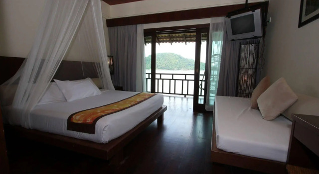 Gem Island Resort & Spa, Book Ferieresort Hoteller i Marang med pool, Swimmingpool
