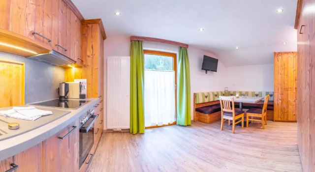 Апартаменты c 1 комнатой с балконом Alpenpension Elferblick- Zimmer- Appartements- Wellness