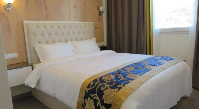 Soleil d’été, Book Hotel Sotteville-les-Rouen Normandy