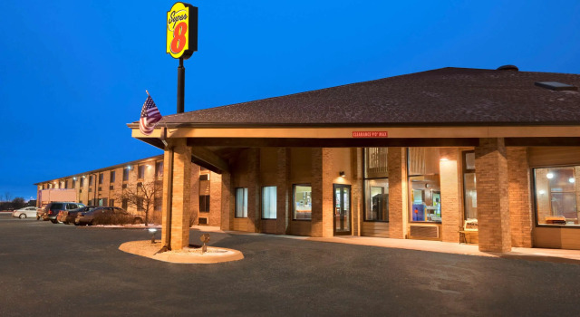 Super 8 by Wyndham Green Bay I-43 Bus. Park