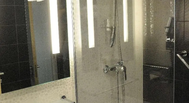 Двухместный номер Standard Kyriad Prestige Perpignan Centre Gare