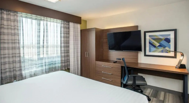 Двухместный номер Standard Holiday Inn Express & Suites Medicine Hat by IHG