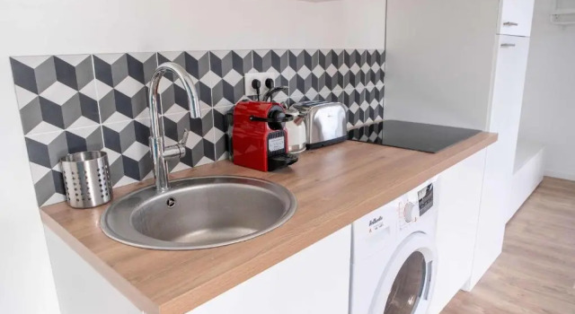 Modern Air Conditioned Apartment