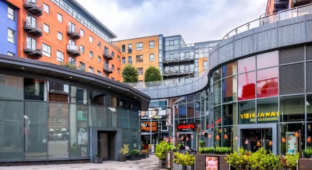 Spacious City 2 Bed, 2 Bath, FREE PARKING & WiFi