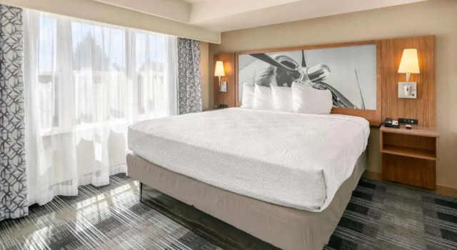 Люкс Executive Residency by Best Western Navigator Inn & Suites