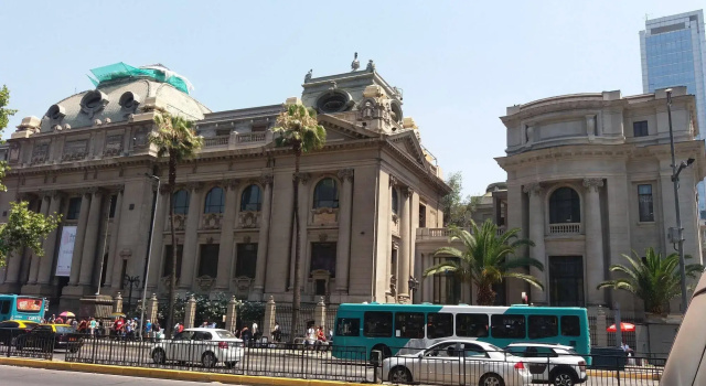 Apart Center - Apart Santiago, Забронировать Отель Отели Сантьяго с бассейном, рядом с Муниципальный театр Сантьяго, Бассейн