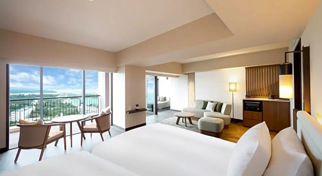 Клубный номер Premium Oriental Hotel Okinawa Resort & Spa