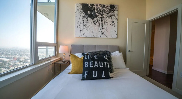 Ocean View I by AvantStay | Home in the Heart of DT w/ City & Ocean Views!