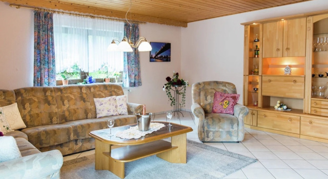 Коттедж Erdgeschosswohnung in Ruhiger Lage