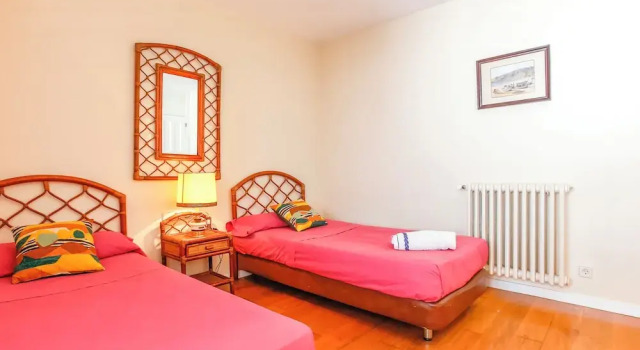 Just 10 Minutes From Sitges, House With Private Garden and Pool-, Забронировать Дом для отпуска Отели Ситжес с парковкой, Парковка