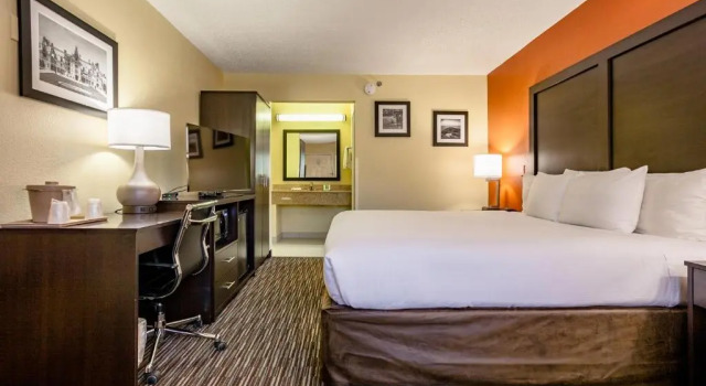 Номер Standard Clarion Pointe Biltmore Village
