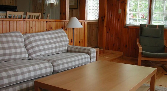 Коттедж с 3 комнатами Birch Cliff Lodge on Baptiste Lake