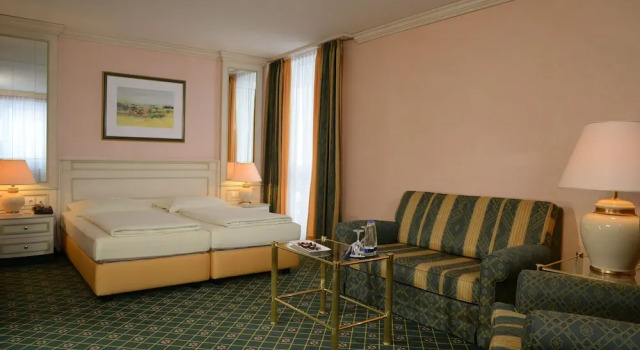 Номер Superior The Monarch Hotel