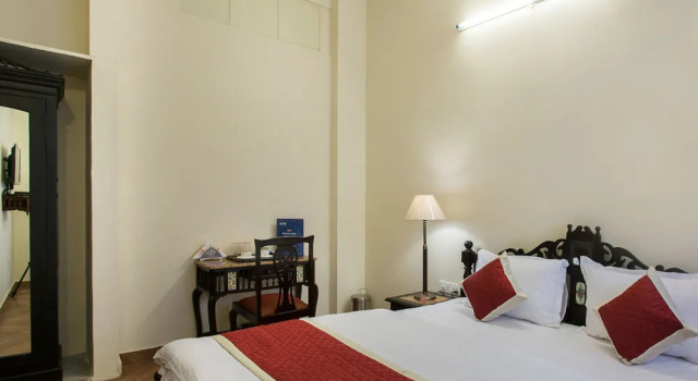 OYO 384 Hotel Noble House, Забронировать Отель Отели штата Раджастхана 3 звезды, 3*