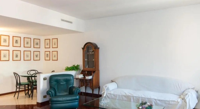 Dora Trevi Apartment, Забронировать Апартаменты/квартира Треви Рим, рядом с Посольство США в Риме
