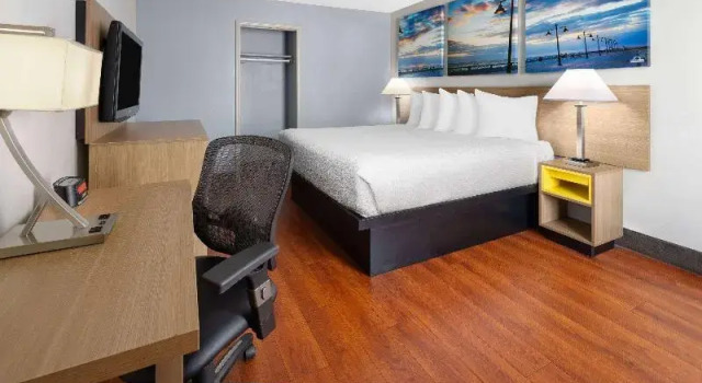 Suite Days Inn by Wyndham Americus