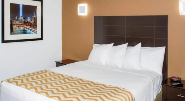 Двухместный номер Standard Travelodge by Wyndham Manhasset