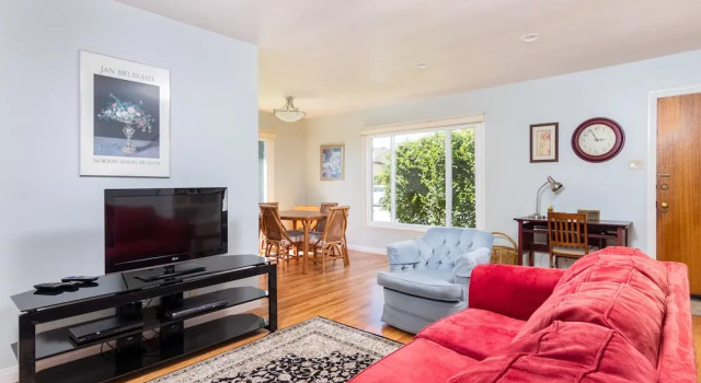Delightful 2BR Ventura Duplex by RedAwning