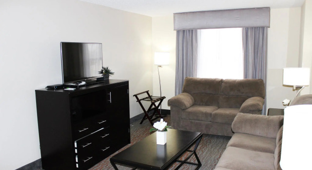 Двухместный люкс c 1 комнатой Holiday Inn Atlanta-Northlake by IHG