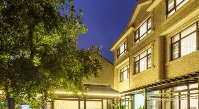 Floral Hotel· Wuxi Xingyun Liushui Hotel (Lingshan Giant Buddha Nianhuawan Branch)