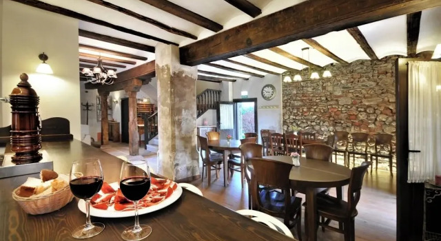 La Casa Grande de Albarracín, Book Condo Hotel Hotels in Aragon with Parking, Parking