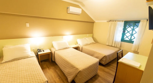 Трёхместный номер Deluxe Bristol Sabrina Hotel de Charme Joinville
