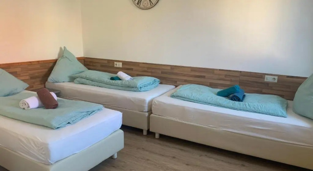 Трёхместный номер Standard Hotel & Hostel Albstadt
