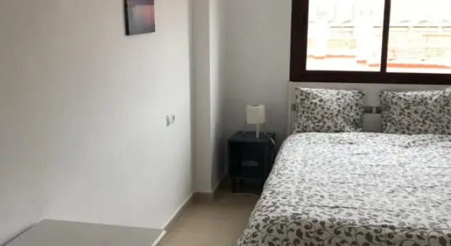Piscina y playa a 2 kilómetros Alojamiento grande para familias