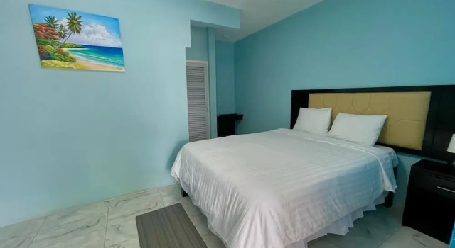 Ocean View Beach Hotel, Забронировать Отель Отели Ocho Rios Coast 3 звезды, 3*