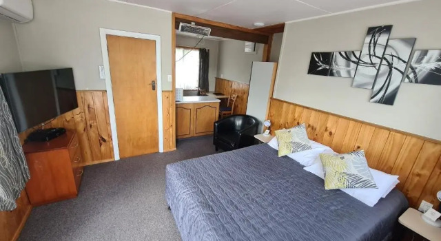 Студия Forest Peak Motel