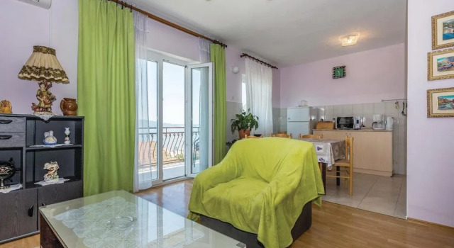Beautiful Home in Novi Vinodolski With Wifi and 2 Bedrooms, Забронировать Отель Отели Приморско-Горанской жупания с парковкой, Парковка