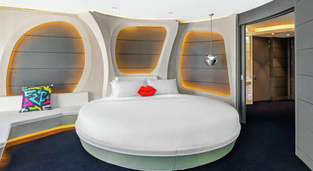 Люкс Round Bed V V Hotel Dubai, Curio Collection by Hilton