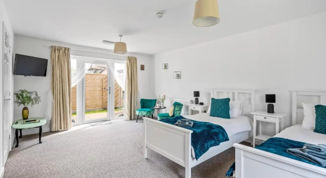 Number 4 - Lytton Tree Lodge, Reydon, Southwold, Забронировать Отель Саутволд Суффолк, рядом с Pier