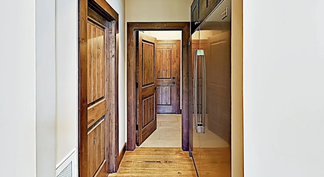 New Listing! All-suite Dream Lodge Near Top Skiing 3 Bedroom Home