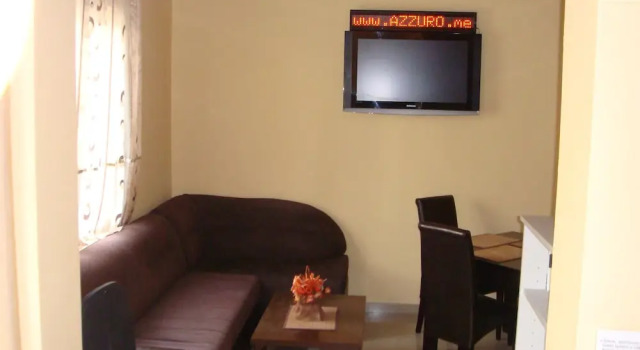 Azzuro apartments Budva, Book Apartment Hotels in Budva County with Parking, Parking