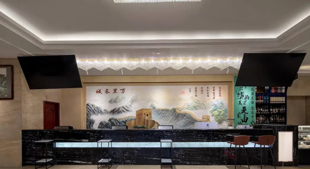 Days Hotel by Wyndham Xinyuan Nalati Airport, Prenota Hotel Hotel a Xinyuan con piscina, Piscina