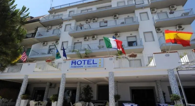 Трёхместный номер Standard Hotel Poseidon