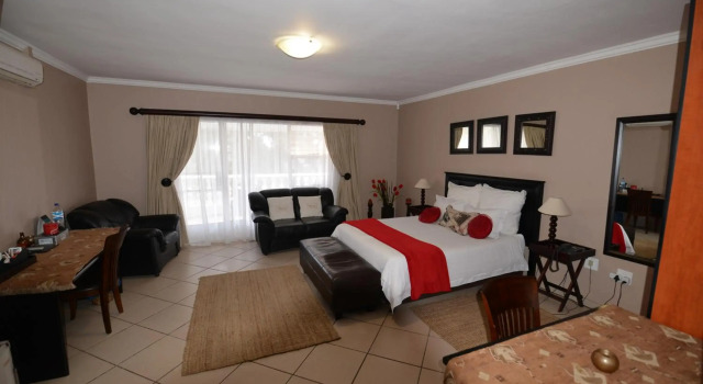 Attache Guest Lodge