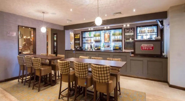 Номер Standard Premier Inn Harrogate Town Centre