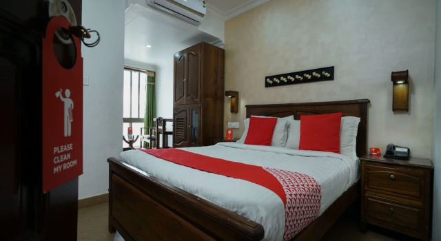 OYO Rooms 025 Ernakulam Broadway, Забронировать Отель Отели Коччи 3 звезды, рядом с Остров Болгатти, 3*