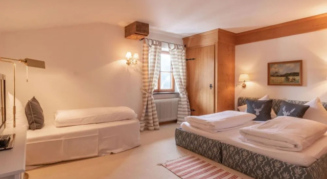 Lush Villa in Tyrol near Ski Area, Book Villa Kitzbuhel Kitzbuhel
